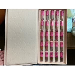 25 Lipsticks!! Jeffree Star Cosmetics Nude Vault Liquid Lipstick Collection. NWT